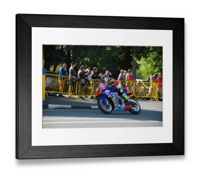 Framed Print : Daniel Fernandez (Kawasaki) 2018 Lightweight Manx Grand Prix Framed Print : Daniel Fernandez (Kawasaki) 2018 Lightweight Manx Grand Prix