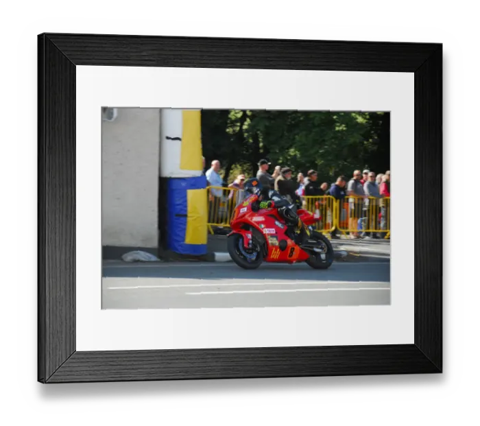 Framed Print : Dave Butler (Kawasaki) 2018 Lightweight Manx Grand Prix Framed Print : Dave Butler (Kawasaki) 2018 Lightweight Manx Grand Prix