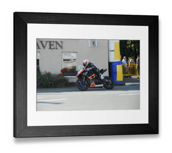 Framed Print : Andrew Farrell (Kawasaki) 2018 Lightweight Manx Grand Prix Framed Print : Andrew Farrell (Kawasaki) 2018 Lightweight Manx Grand Prix
