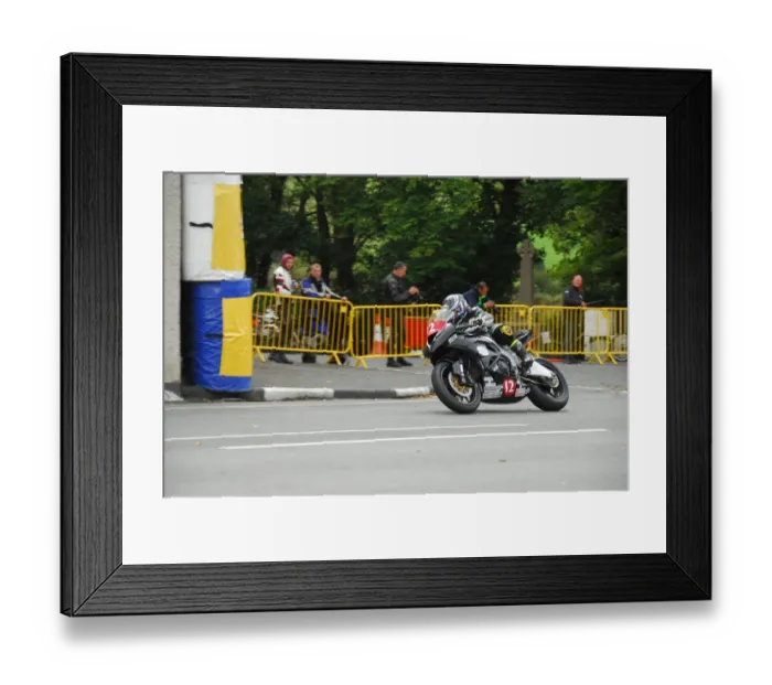 Framed Print : Arnie Shelton (Kawasaki) 2018 Newcomers Manx Grand Prix Framed Print : Arnie Shelton (Kawasaki) 2018 Newcomers Manx Grand Prix