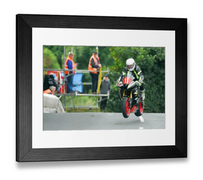 Framed Print : Herve Somson (Yamaha) 2018 Newcomers Manx Grand Prix Framed Print : Herve Somson (Yamaha) 2018 Newcomers Manx Grand Prix