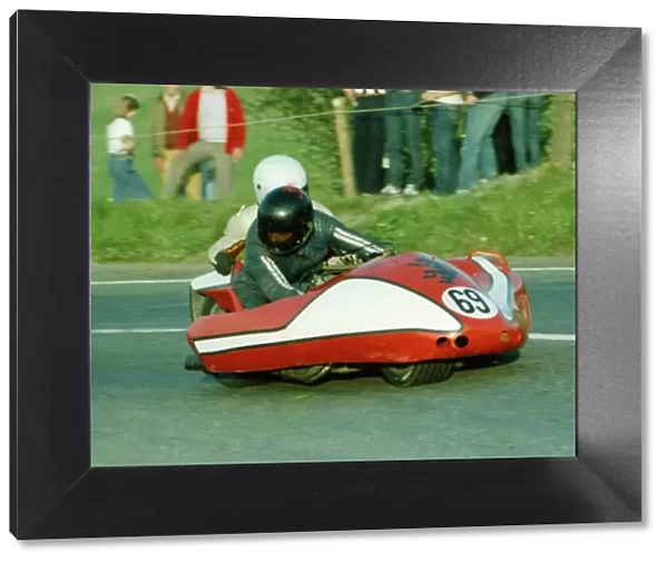 Bob Munro & David Samuel (Yamaha) 1982 Sidecar TT