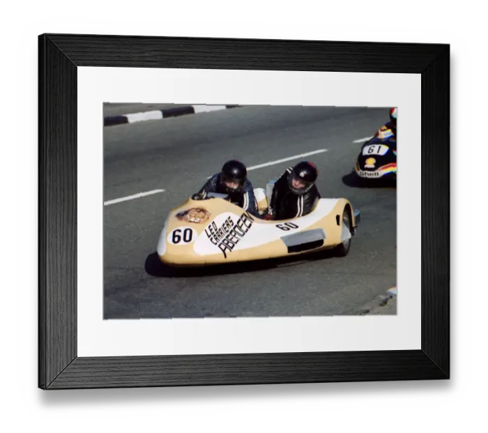 Framed Print : Bob Munro & Garry Murdoch (Yamaha) 1981 Sidecar TT Framed Print : Bob Munro & Garry Murdoch (Yamaha) 1981 Sidecar TT