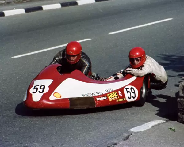 Michael Miller & Robert Averill (RBS Yamaha) 1981 Sidecar TT