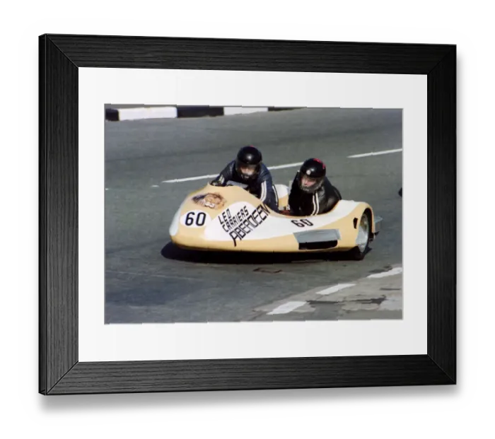 Framed Print : Bob Munro & Garry Murdoch (Yamaha) 1981 Sidecar TT Framed Print : Bob Munro & Garry Murdoch (Yamaha) 1981 Sidecar TT