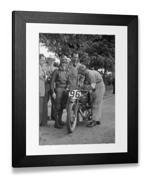 Framed Print : Dario Ambrosini (Benelli) 1950 Lightweight TT