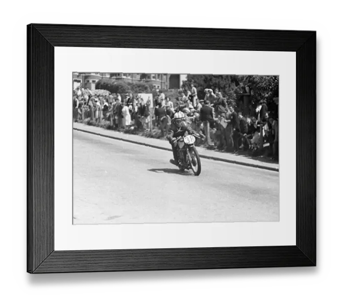 Framed Print : Ernie Barrett (Norton) 1950 Junior TT Framed Print : Ernie Barrett (Norton) 1950 Junior TT