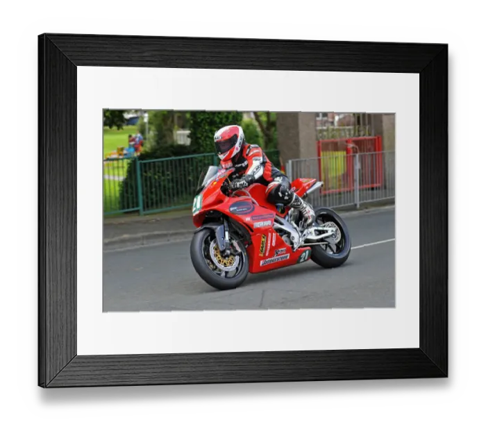 Framed Print : Roy Richardson (Aprilia) 2014 Lightweight TT Framed Print : Roy Richardson (Aprilia) 2014 Lightweight TT