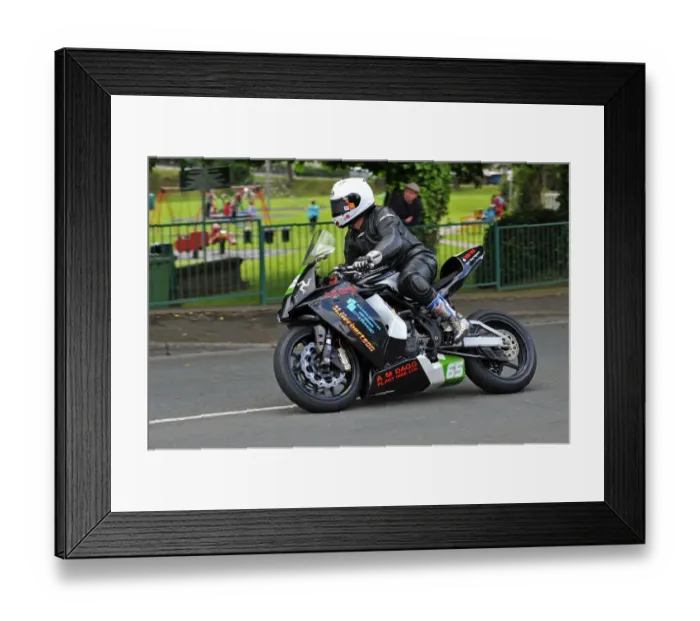 Framed Print : Mark Herbertson (Suzuki) 2014 Lightweight TT Framed Print : Mark Herbertson (Suzuki) 2014 Lightweight TT