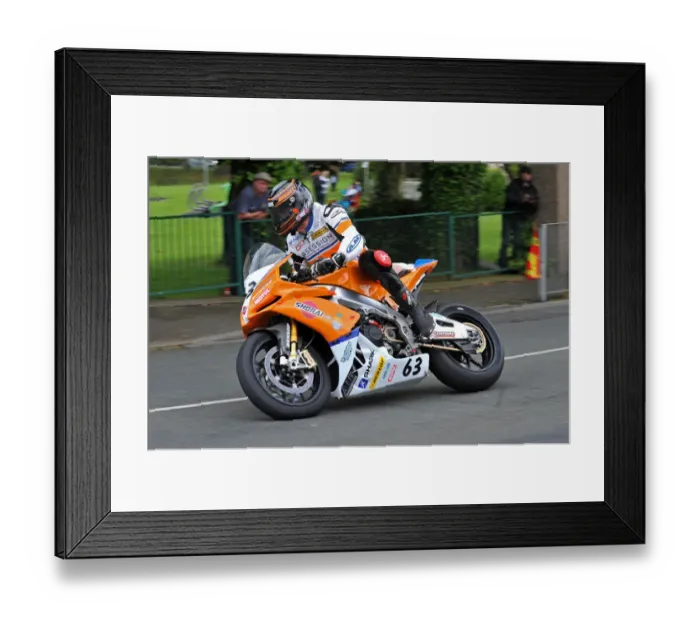 Framed Print : Dave Hewson (Aprilia) 2014 Senior TT Framed Print : Dave Hewson (Aprilia) 2014 Senior TT