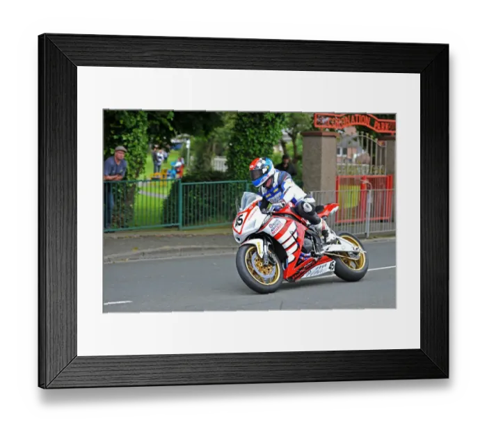 Framed Print : Michael Russell (Honda) 2014 Senior TT Framed Print : Michael Russell (Honda) 2014 Senior TT
