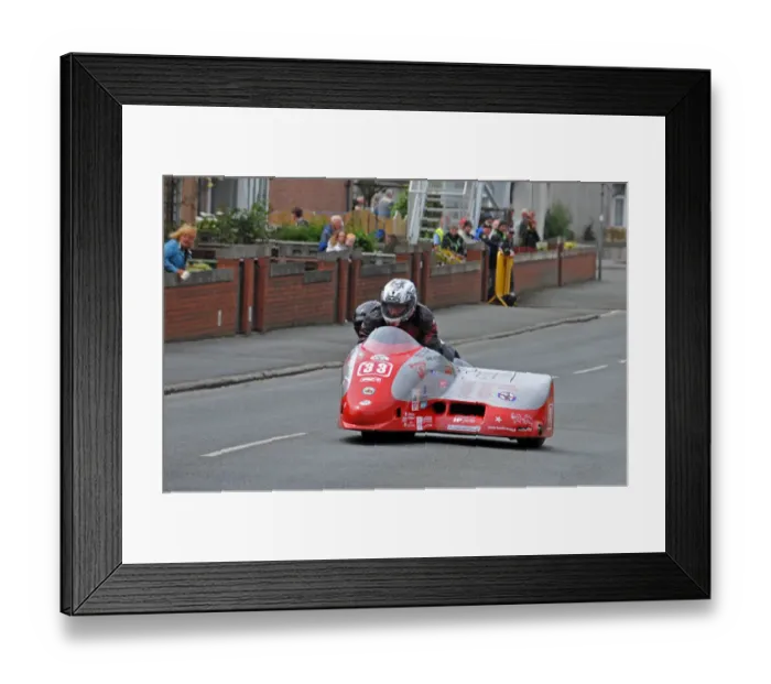 Framed Print : Francois Leblond & Anne Garnish (Shelbourne Suzuki) 2014 Sidecar TT Framed Print : Francois Leblond & Anne Garnish (Shelbourne Suzuki) 2014 Sidecar TT