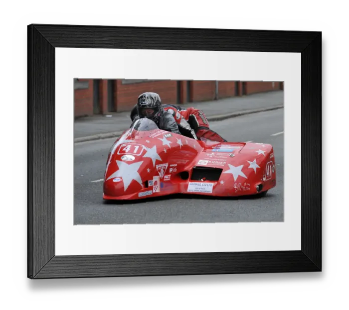 Framed Print : Estelle Leblond & Sebastion Lavorel (SGR) 2014 Sidecar TT Framed Print : Estelle Leblond & Sebastion Lavorel (SGR) 2014 Sidecar TT