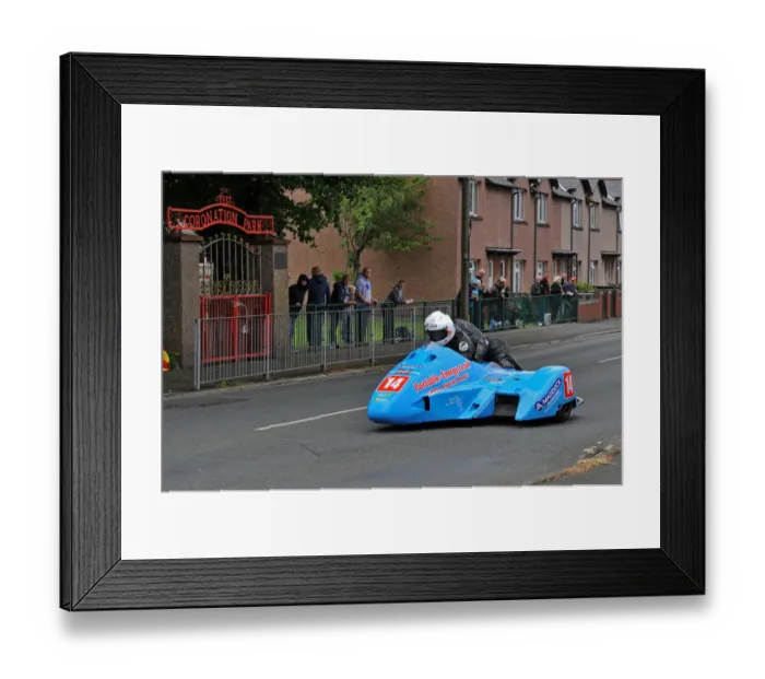 Framed Print : Rob Handcock & Basil Bevan (Baker Honda) 2014 Sidecar TT Framed Print : Rob Handcock & Basil Bevan (Baker Honda) 2014 Sidecar TT