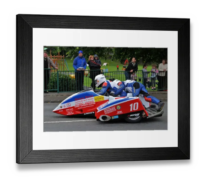 Framed Print : Greg Lambert & Kenny Cole (Honda GLR) 2014 Sidecar TT Framed Print : Greg Lambert & Kenny Cole (Honda GLR) 2014 Sidecar TT