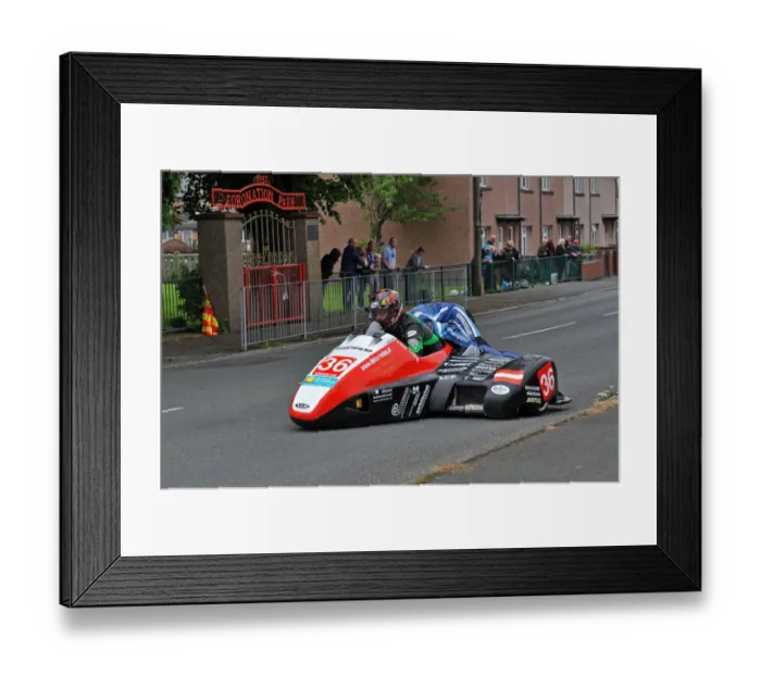 Framed Print : Michael Grabmuller & Justin Sharp (LCR Yamaha) 2014 Sidecar TT Framed Print : Michael Grabmuller & Justin Sharp (LCR Yamaha) 2014 Sidecar TT