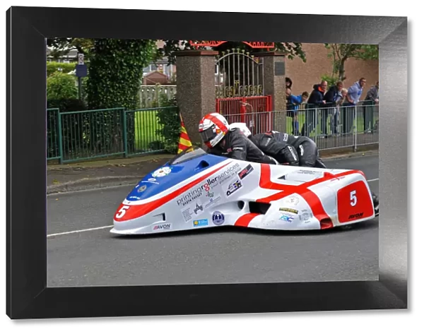 Conrad Harrison & Mike Aylott (Shelbourne Honda) 2014 Sidecar TT