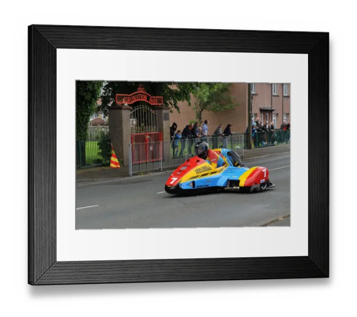Framed Print : Ian Bell & Carl Bell (Yamaha Baker) 2014 Sidecar TT Framed Print : Ian Bell & Carl Bell (Yamaha Baker) 2014 Sidecar TT