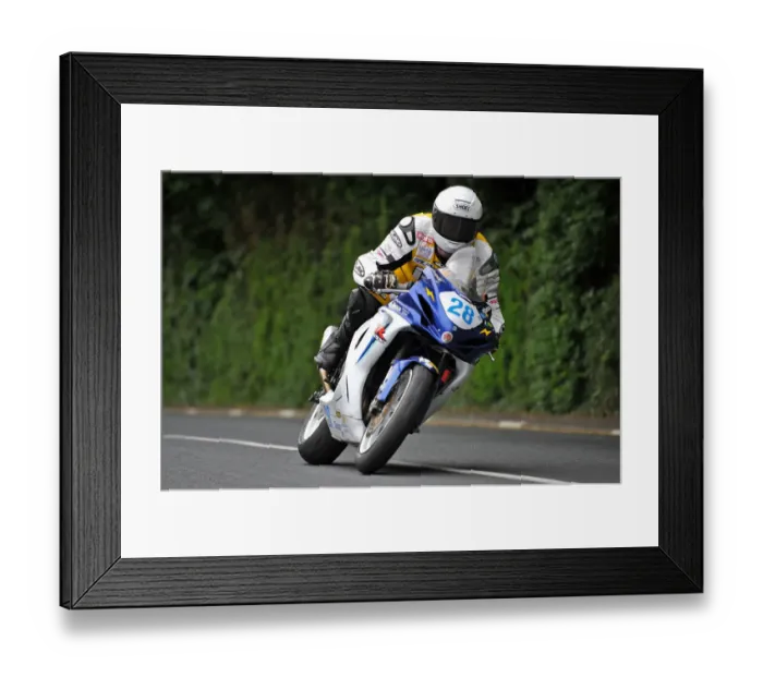 Framed Print : Ian Mackman (Suzuki) 2014 Supersport TT Framed Print : Ian Mackman (Suzuki) 2014 Supersport TT