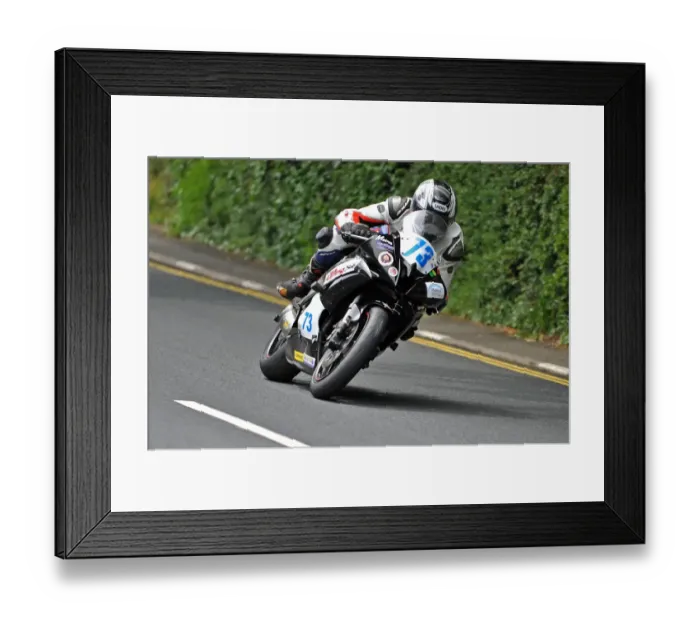 Framed Print : Chris Dixon (Yamaha) 2014 Supersport TT Framed Print : Chris Dixon (Yamaha) 2014 Supersport TT