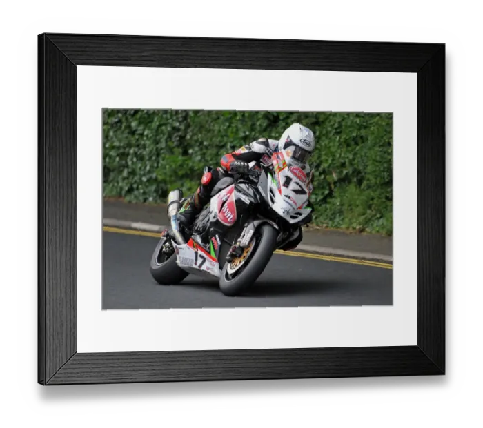 Framed Print : Dan Kneen (Suzuki) 2014 Senior TT Framed Print : Dan Kneen (Suzuki) 2014 Senior TT