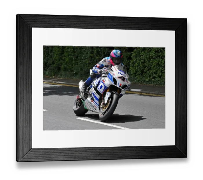 Framed Print : Guy Martin (Tyco Suzuki) 2014 Senior TT Framed Print : Guy Martin (Tyco Suzuki) 2014 Senior TT