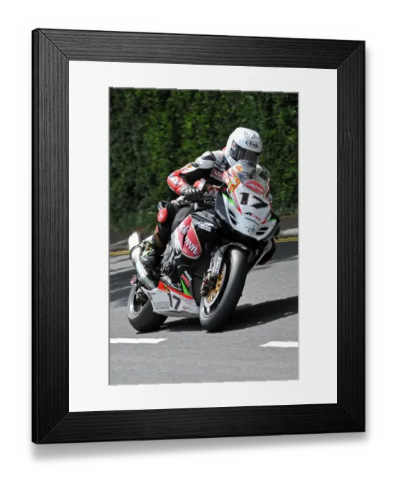 Framed Print : Dan Kneen (Suzuki) 2014 Senior TT Framed Print : Dan Kneen (Suzuki) 2014 Senior TT