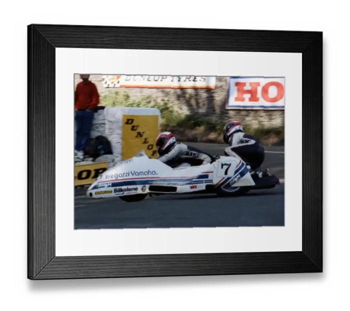 Framed Print : Dave Molyneux & Colin Hardman (Bregazzi Yamaha) 1989 Sidecar TT Framed Print : Dave Molyneux & Colin Hardman (Bregazzi Yamaha) 1989 Sidecar TT