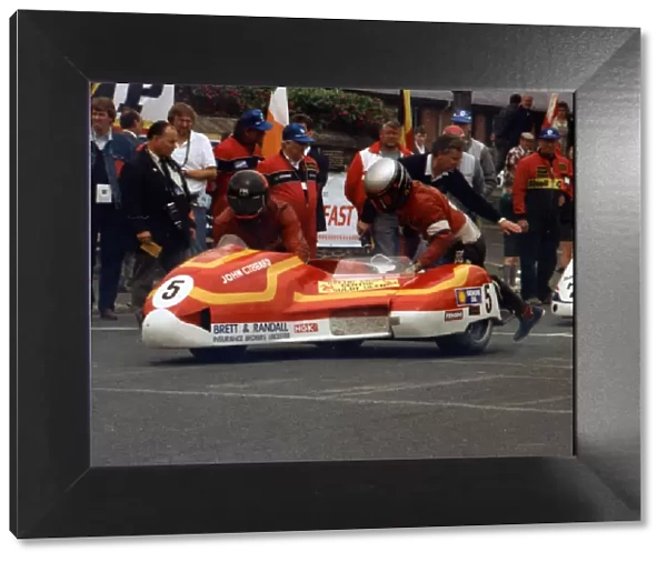 Dave Hallam & John Gibbard (Windle Yamaha) 1989 Sidecar TT