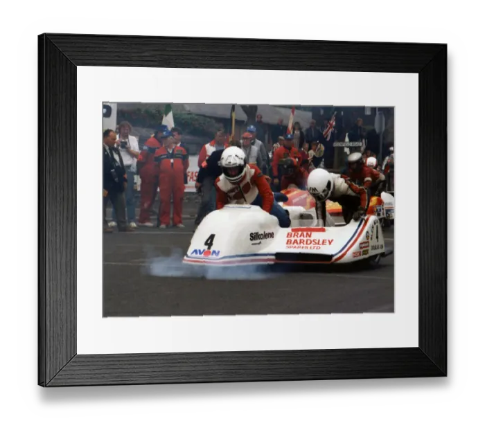 Framed Print : Geoff Rushbrook & Jimmy Cochrane (Ireson Yamaha) 1989 Sidecar TT Framed Print : Geoff Rushbrook & Jimmy Cochrane (Ireson Yamaha) 1989 Sidecar TT