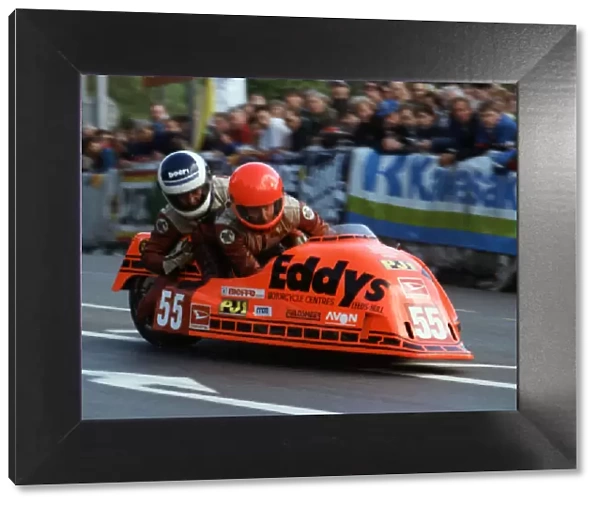 Eddy Wright & Bernie Wright (Yamaha) 1989 Sidecar TT