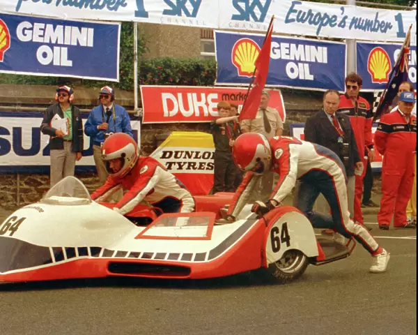 Barry Cubbon & Greg Mahon (Yamaha) 1988 Sidecar TT