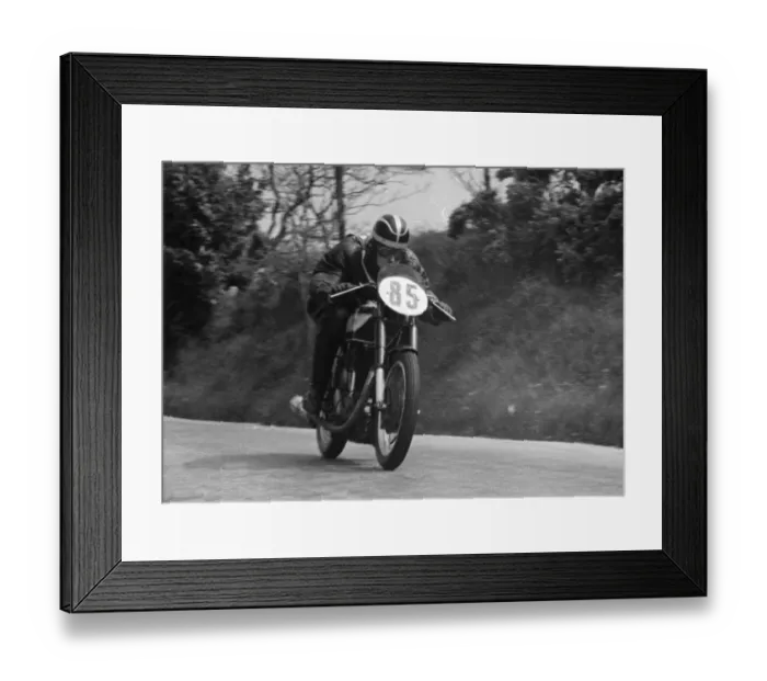 Framed Print : Bob Pratt (Norton) 1951 Junior TT Framed Print : Bob Pratt (Norton) 1951 Junior TT