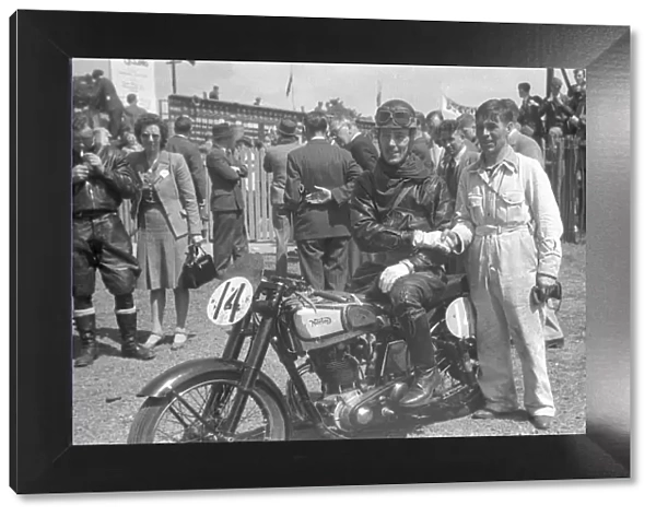Bob Pratt (Norton) 1947 Junior Clubman TT