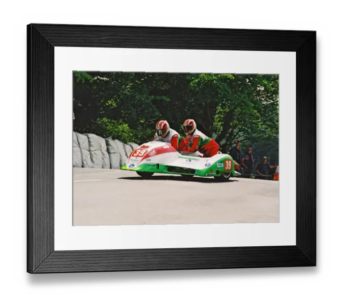 Framed Print : Keith Walters & Andy Webb (Ireson Mistral) 2004 Sidecar TT Framed Print : Keith Walters & Andy Webb (Ireson Mistral) 2004 Sidecar TT