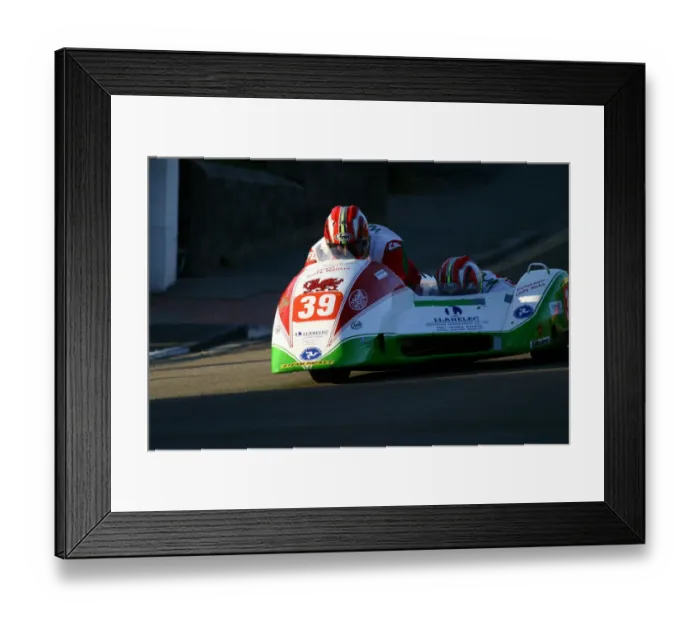 Framed Print : Keith Walters & Andy Webb (Ireson Mistral) 2004 Sidecar TT Framed Print : Keith Walters & Andy Webb (Ireson Mistral) 2004 Sidecar TT
