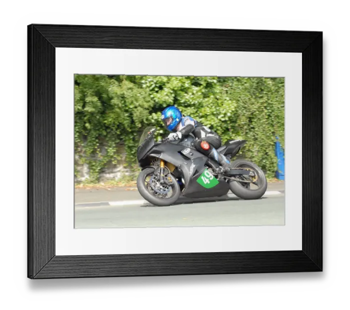 Framed Print : Marie Hodgson (Suzuki) 2010 Ultra Lightweight Manx Grand Prix Framed Print : Marie Hodgson (Suzuki) 2010 Ultra Lightweight Manx Grand Prix