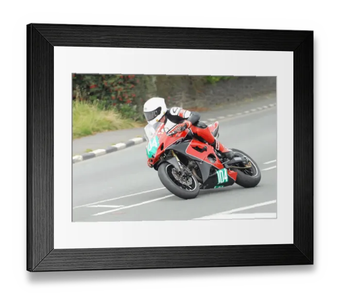 Framed Print : Stephen Sweetman (Suzuki) 2010 Ultra Lightweight Manx Grand Prix Framed Print : Stephen Sweetman (Suzuki) 2010 Ultra Lightweight Manx Grand Prix