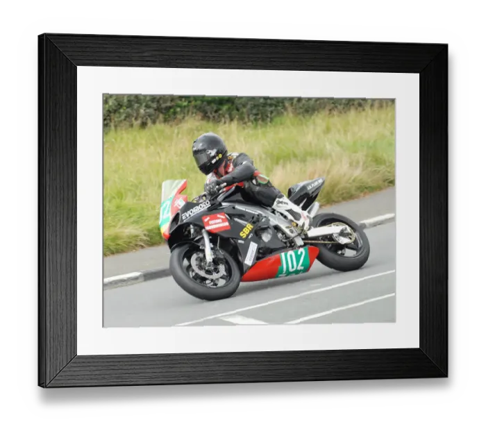 Framed Print : Billy Cummins (Suzuki) 2010 Ultra Lightweight Manx Grand Prix Framed Print : Billy Cummins (Suzuki) 2010 Ultra Lightweight Manx Grand Prix