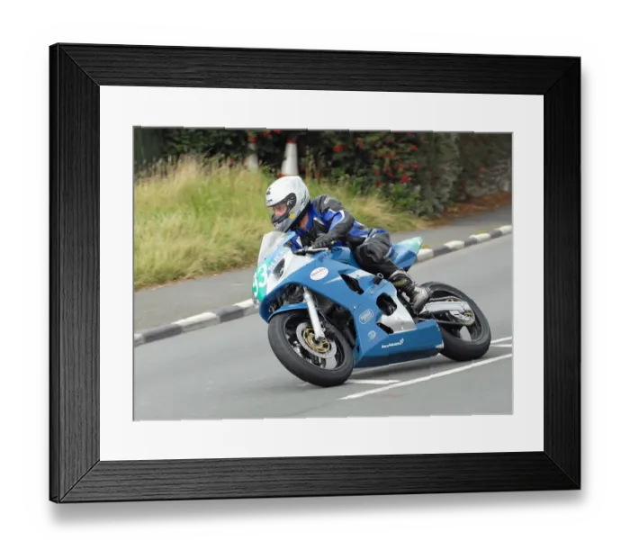 Framed Print : Jono Yardley (Suzuki) 2010 Ultra Lightweight Manx Grand Prix Framed Print : Jono Yardley (Suzuki) 2010 Ultra Lightweight Manx Grand Prix