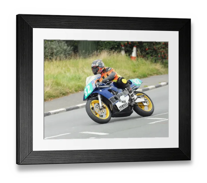 Framed Print : Dave Bone (Yamaha) 2010 Ultra Lightweight Manx Grand Prix Framed Print : Dave Bone (Yamaha) 2010 Ultra Lightweight Manx Grand Prix