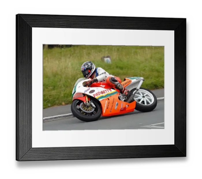 Framed Print : Dean Martin (Honda) 2010 Lightweight Manx Grand Prix Framed Print : Dean Martin (Honda) 2010 Lightweight Manx Grand Prix