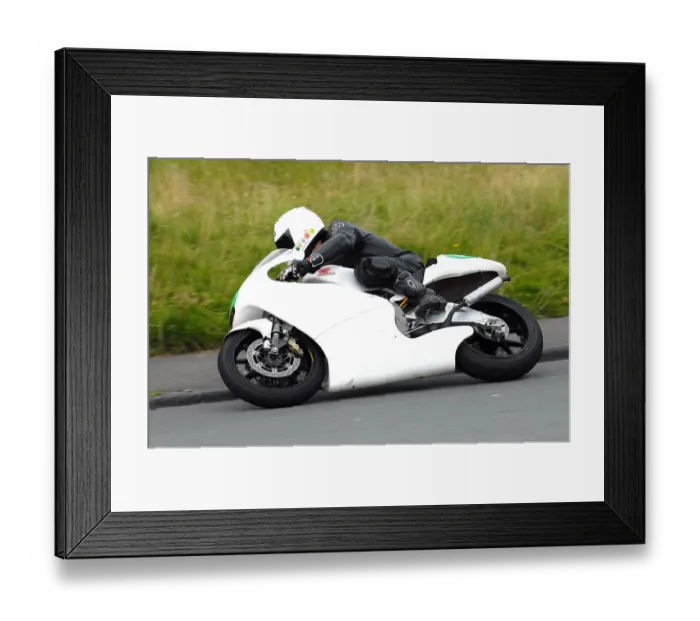 Framed Print : Tom Snow (Honda) 2010 Lightweight Manx Grand Prix Framed Print : Tom Snow (Honda) 2010 Lightweight Manx Grand Prix