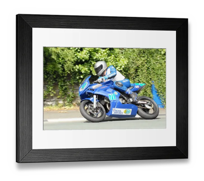 Framed Print : Peter Gibson (Suzuki) 2010 Ultra Lightweight Manx Grand Prix Framed Print : Peter Gibson (Suzuki) 2010 Ultra Lightweight Manx Grand Prix