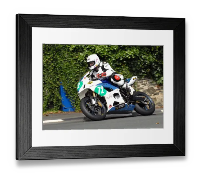 Framed Print : Andy McPherson (Suzuki) 2010 Ultra Lightweight Manx Grand Prix Framed Print : Andy McPherson (Suzuki) 2010 Ultra Lightweight Manx Grand Prix