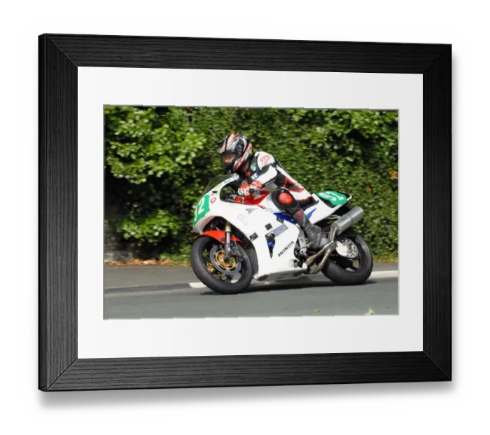 Framed Print : Frank Biggelaar (Honda) 2010 Ultra Lightweight Manx Grand Prix Framed Print : Frank Biggelaar (Honda) 2010 Ultra Lightweight Manx Grand Prix