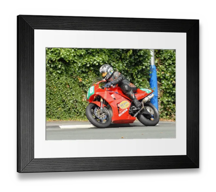 Framed Print : Geoff Martin (Honda) 2010 Ultra Lightweight Manx Grand Prix Framed Print : Geoff Martin (Honda) 2010 Ultra Lightweight Manx Grand Prix
