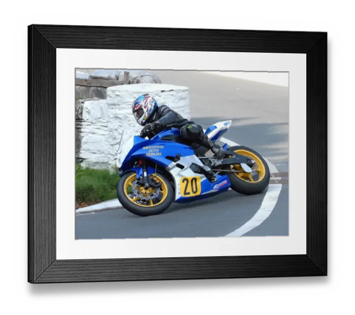 Framed Print : Ross Johnson (Yamaha) 2010 Senior Manx Grand Prix Framed Print : Ross Johnson (Yamaha) 2010 Senior Manx Grand Prix