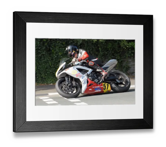 Framed Print : Patrick Woodside (Suzuki) 2010 Senior Manx Grand Prix Framed Print : Patrick Woodside (Suzuki) 2010 Senior Manx Grand Prix