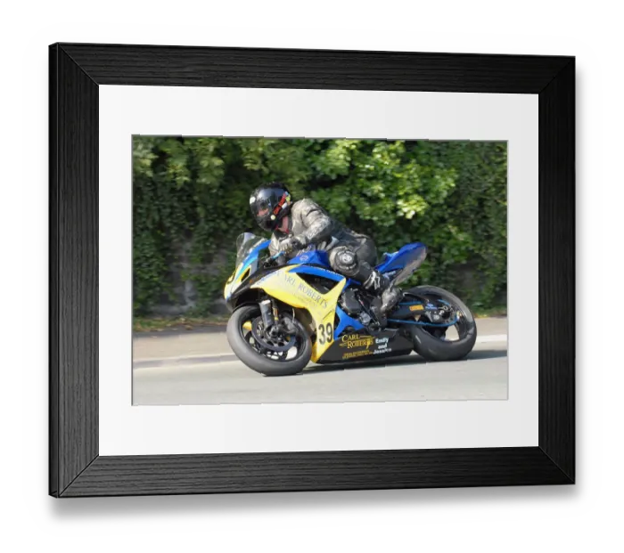 Framed Print : Carl Roberts (Suzuki) 2010 Senior Manx Grand Prix Framed Print : Carl Roberts (Suzuki) 2010 Senior Manx Grand Prix